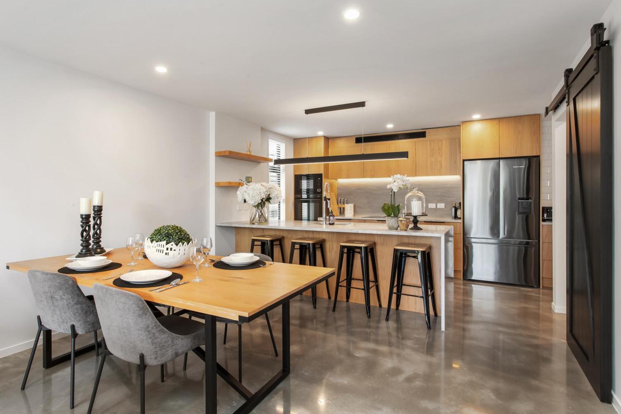 A Luxurious Retreat Sleeps 6 Apartment *
